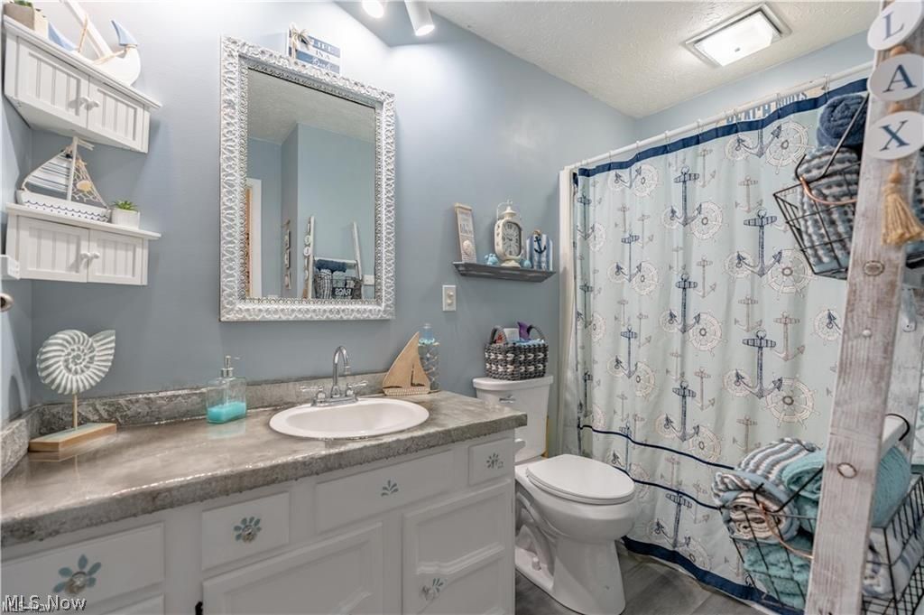1513 Meadow Square NE Bolivar OH 44612
