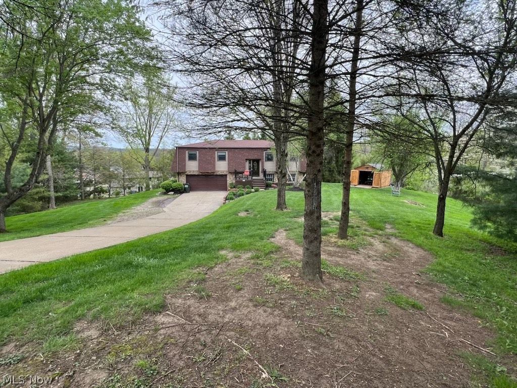 1513 Meadow Square NE Bolivar OH 44612