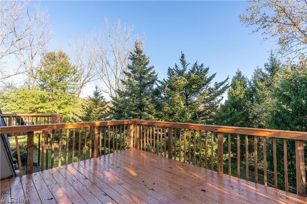 1513 Meadow Square NE Bolivar OH 44612