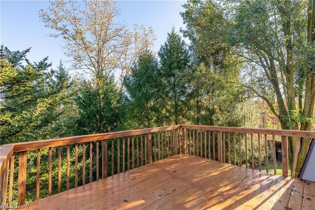 1513 Meadow Square NE Bolivar OH 44612