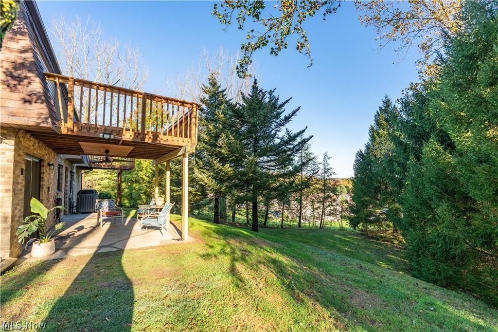 1513 Meadow Square NE Bolivar OH 44612