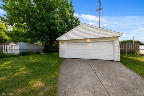 29002 Foxboro Street Willowick OH 44095