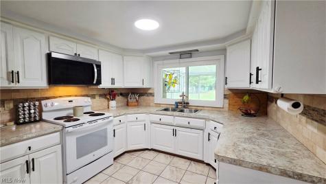 7907 Baumhart Road Amherst OH 44001