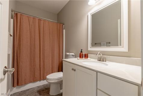 3693 Stratavon Street NW North Canton OH 44720