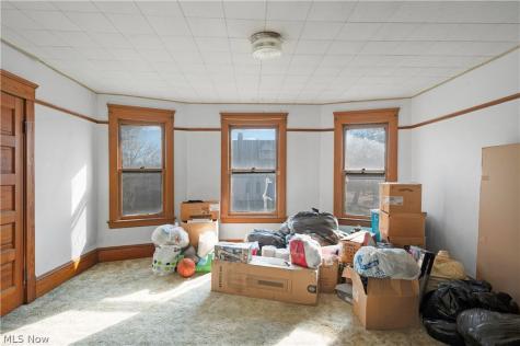5862 Cable Avenue Cleveland OH 44127