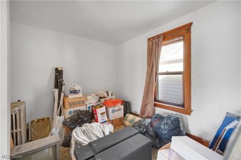 5862 Cable Avenue Cleveland OH 44127