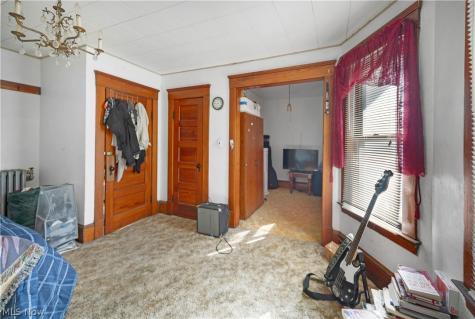 5862 Cable Avenue Cleveland OH 44127