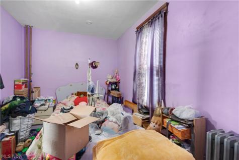5862 Cable Avenue Cleveland OH 44127