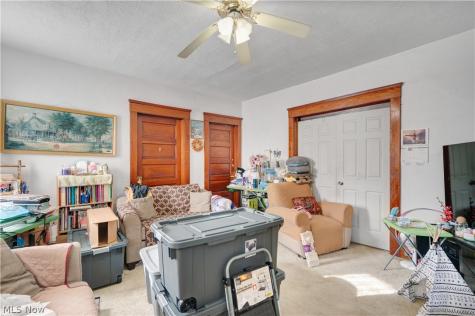 5862 Cable Avenue Cleveland OH 44127