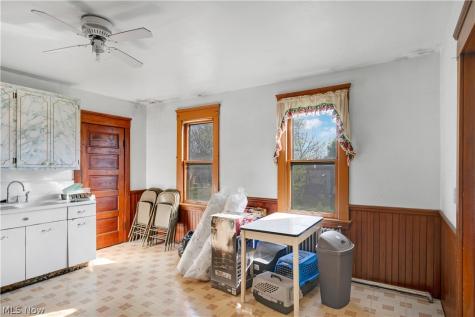 5862 Cable Avenue Cleveland OH 44127