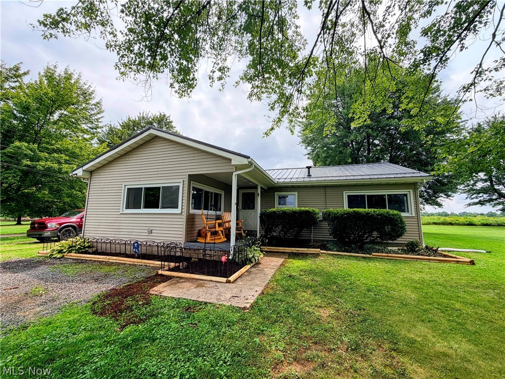 728 Johnson Plank Road NE Warren OH 44481