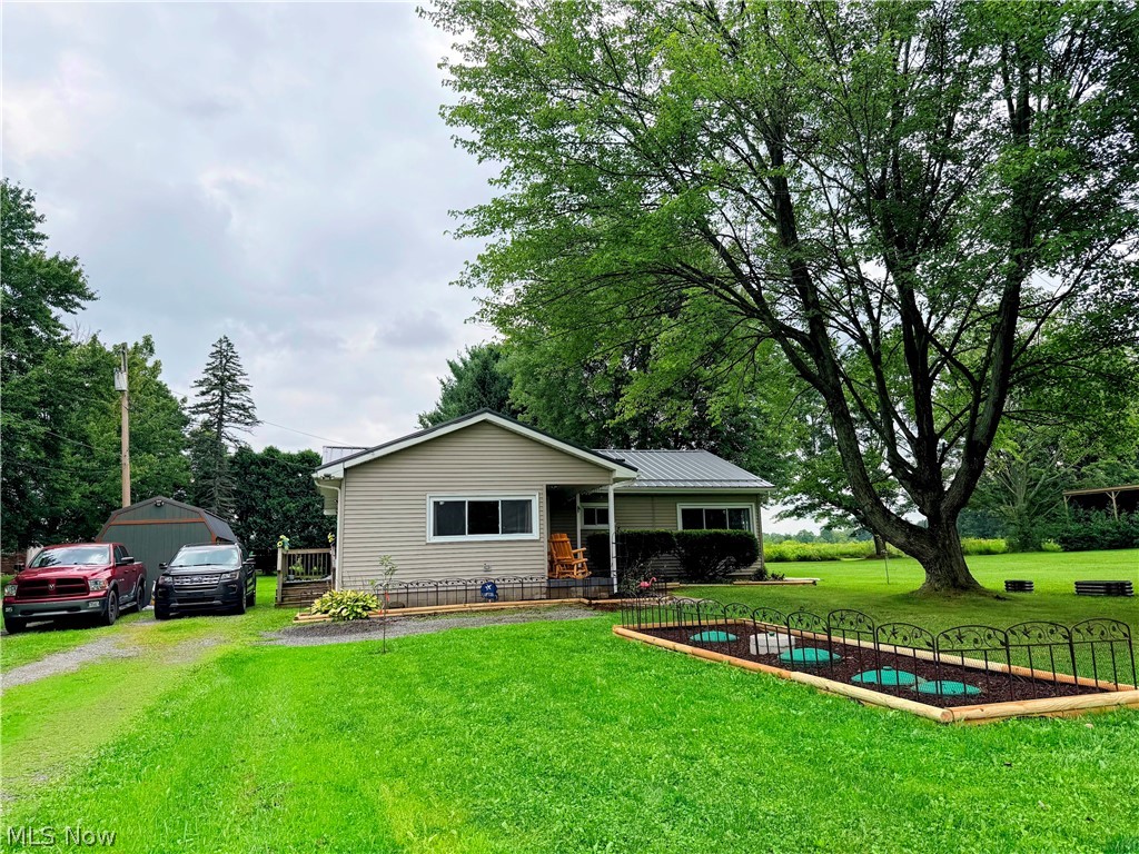728 Johnson Plank Road NE Warren OH 44481