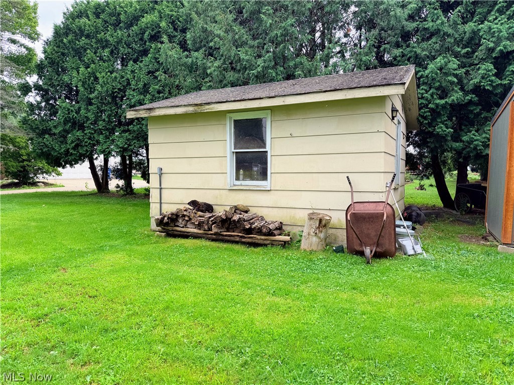 728 Johnson Plank Road NE Warren OH 44481