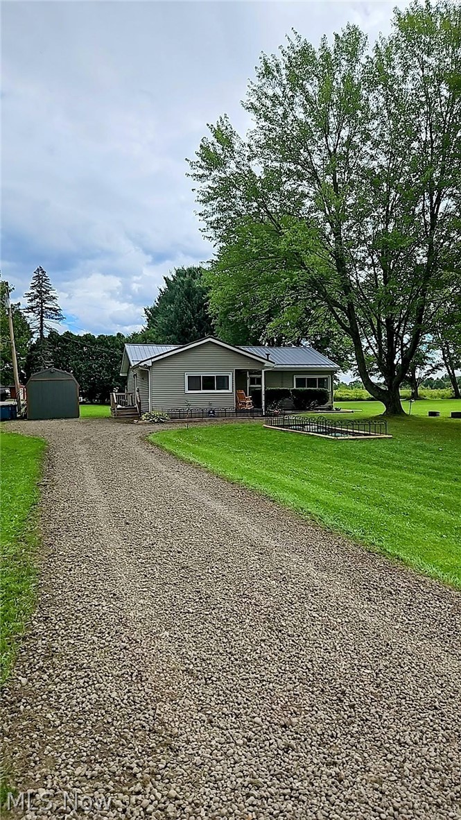 728 Johnson Plank Road NE Warren OH 44481