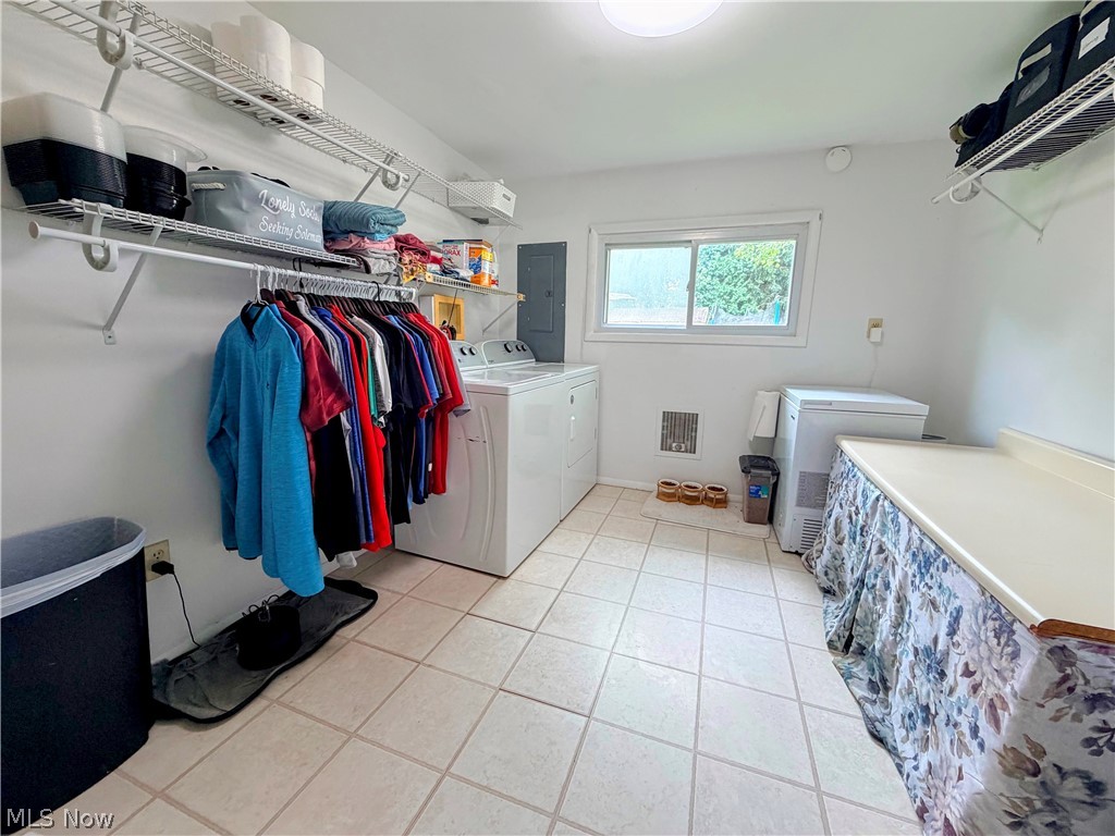 728 Johnson Plank Road NE Warren OH 44481