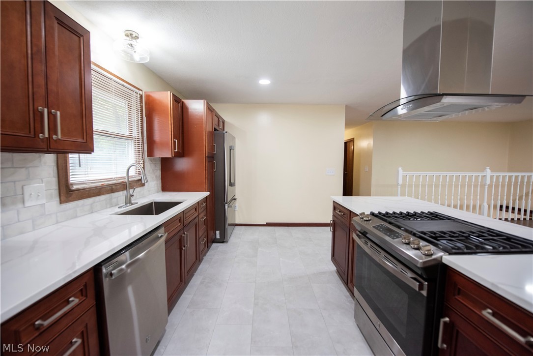25429 Tyndall Falls Drive Olmsted Falls OH 44138