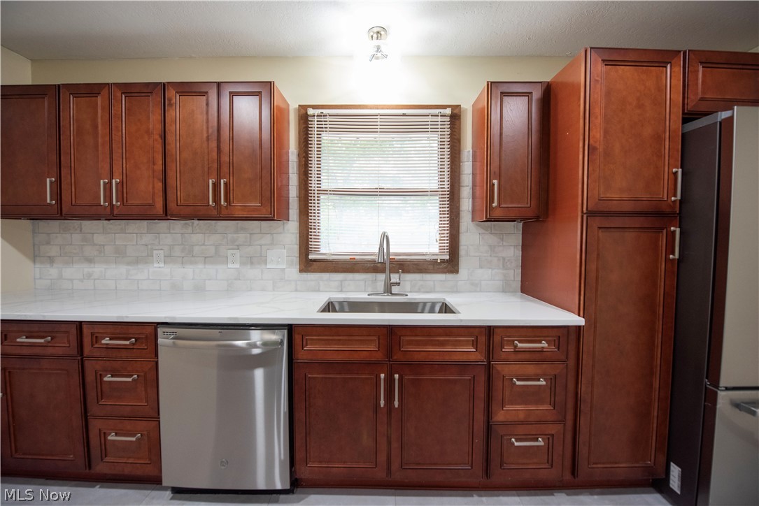 25429 Tyndall Falls Drive Olmsted Falls OH 44138