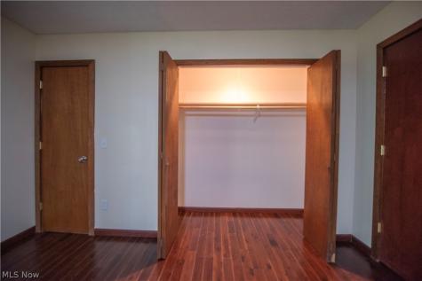 25429 Tyndall Falls Drive Olmsted Falls OH 44138
