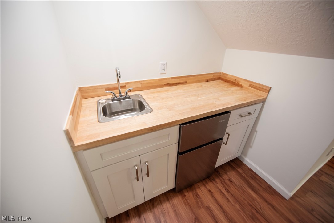 25429 Tyndall Falls Drive Olmsted Falls OH 44138