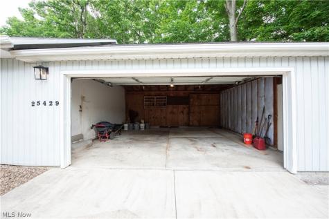 25429 Tyndall Falls Drive Olmsted Falls OH 44138