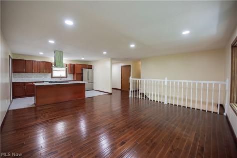 25429 Tyndall Falls Drive Olmsted Falls OH 44138