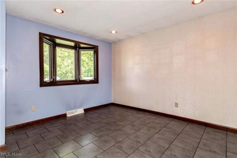 249 Shore Drive Eastlake OH 44095