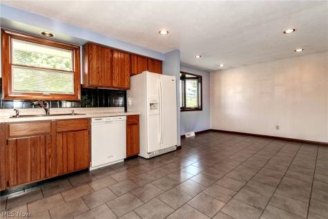 249 Shore Drive Eastlake OH 44095