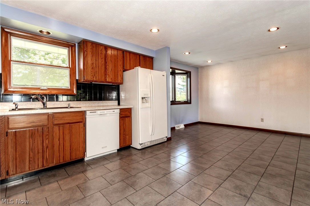 249 Shore Drive Eastlake OH 44095