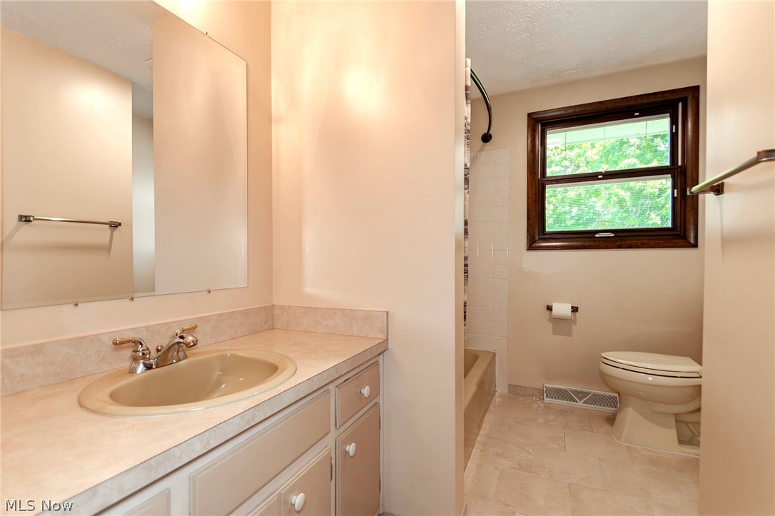 249 Shore Drive Eastlake OH 44095