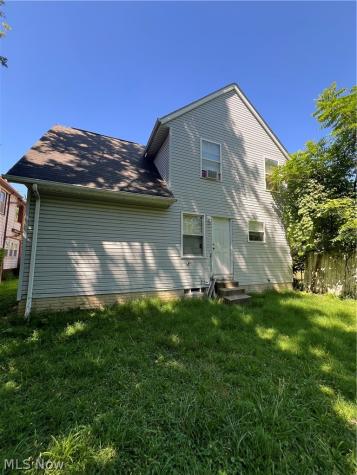 9702 Gaylord Avenue Cleveland OH 44105