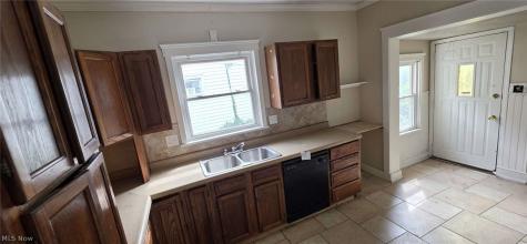 9821 Gambier Avenue Cleveland OH 44102
