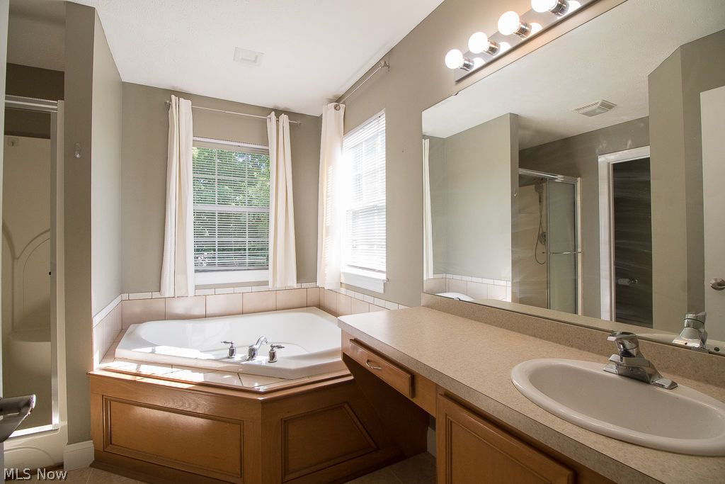 108 Deepwood Court Chardon OH 44024