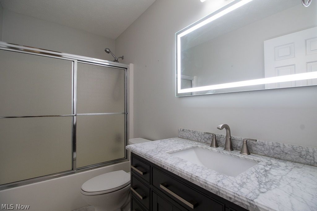 108 Deepwood Court Chardon OH 44024
