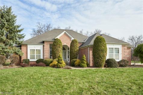 6318 Oak Point Estates Lorain OH 44053