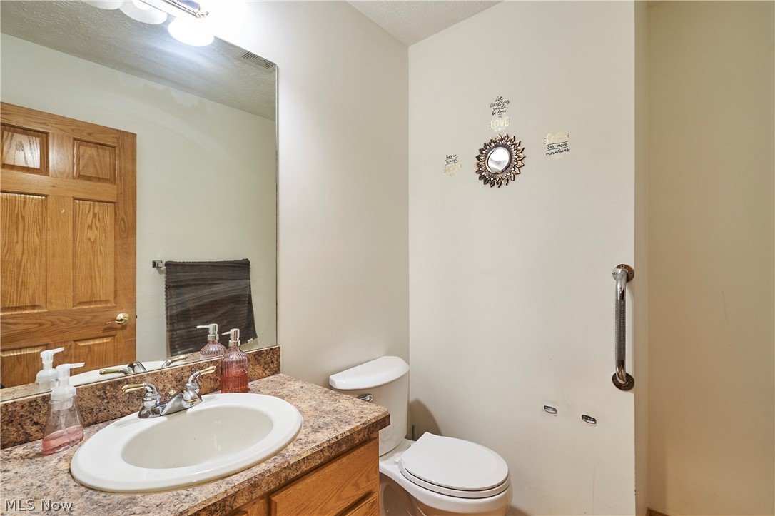 6318 Oak Point Estates Lorain OH 44053