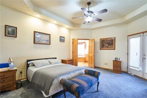 6318 Oak Point Estates Lorain OH 44053