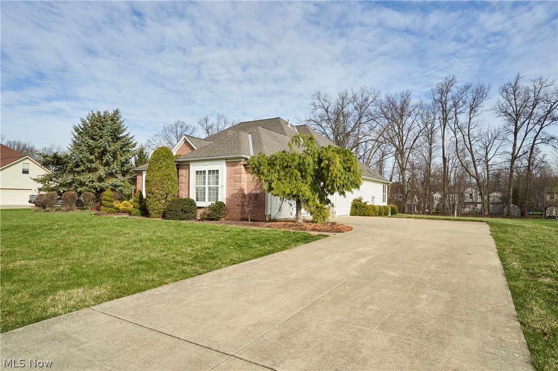 6318 Oak Point Estates Lorain OH 44053