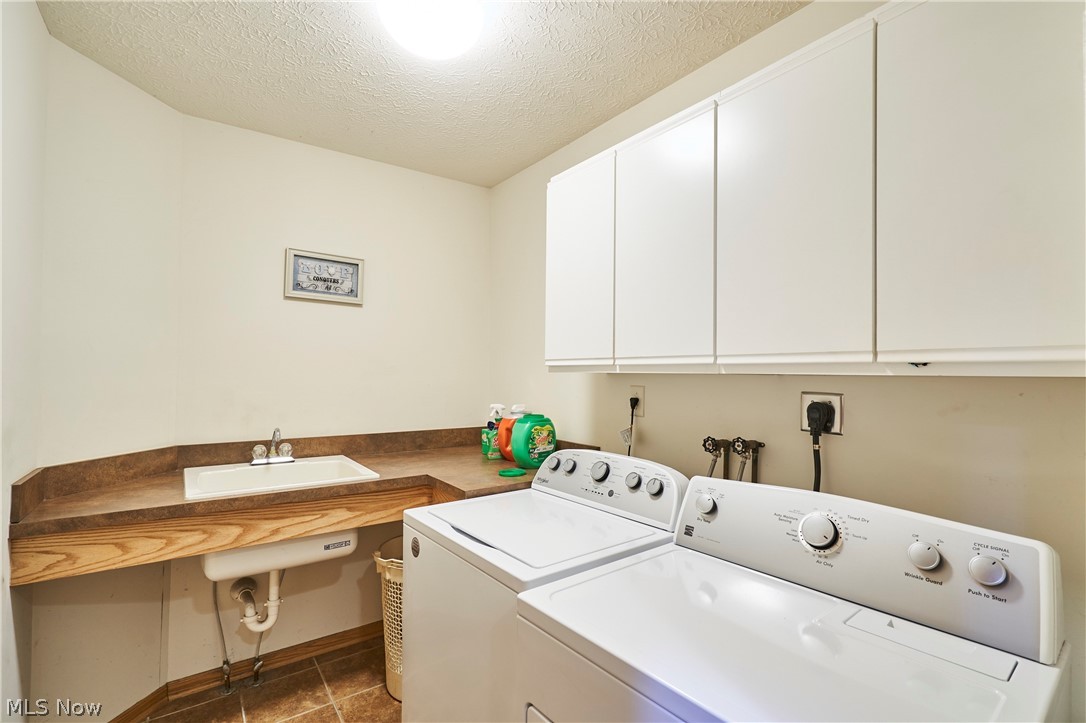 6318 Oak Point Estates Lorain OH 44053