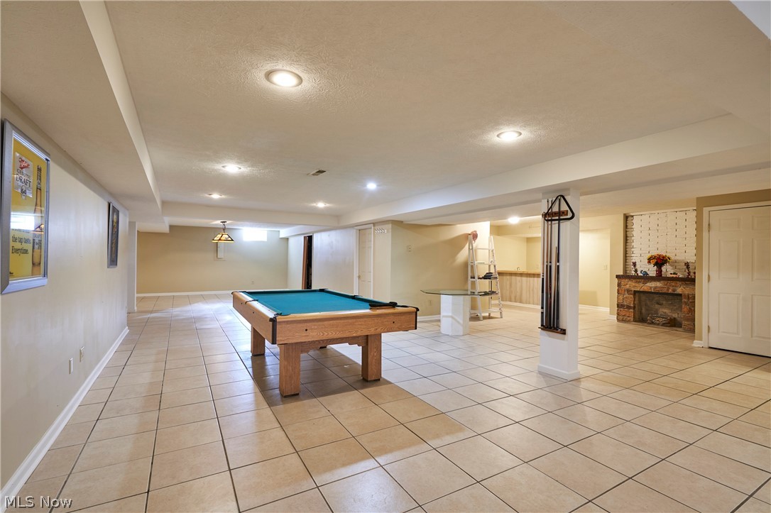 6318 Oak Point Estates Lorain OH 44053