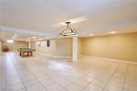 6318 Oak Point Estates Lorain OH 44053