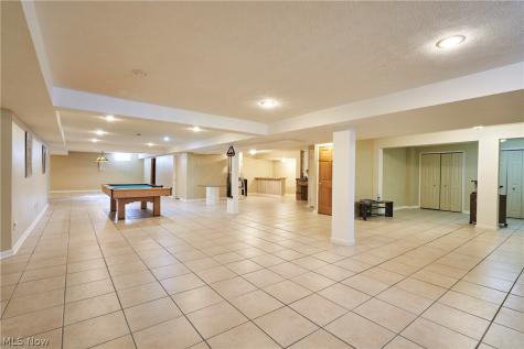 6318 Oak Point Estates Lorain OH 44053