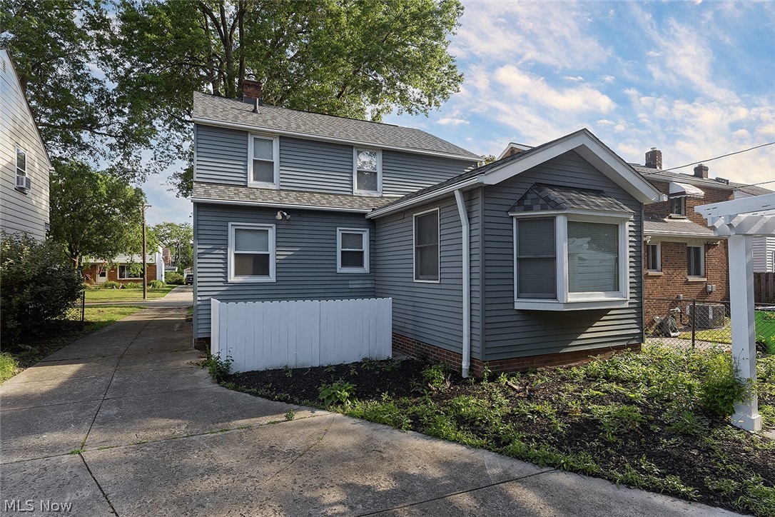 3791 Fairoaks Road South Euclid OH 44121
