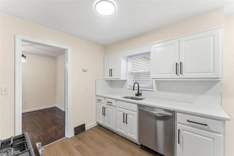 3791 Fairoaks Road South Euclid OH 44121