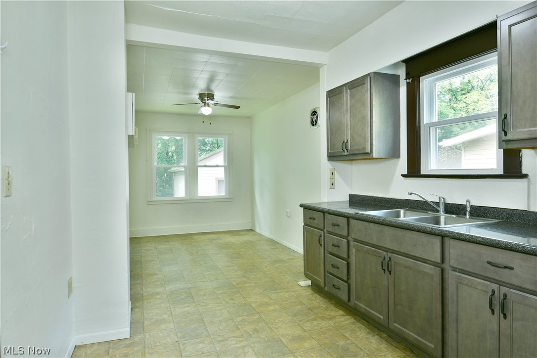 974 Glenwood Street NE Warren OH 44483