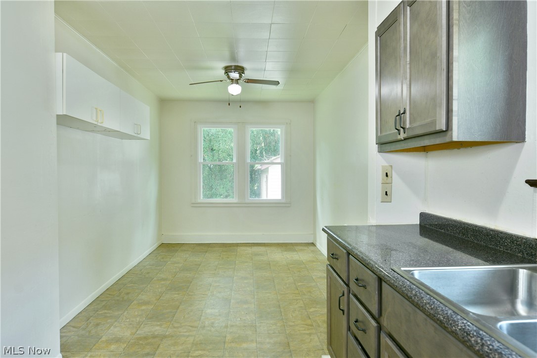 974 Glenwood Street NE Warren OH 44483