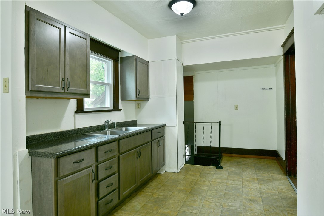 974 Glenwood Street NE Warren OH 44483