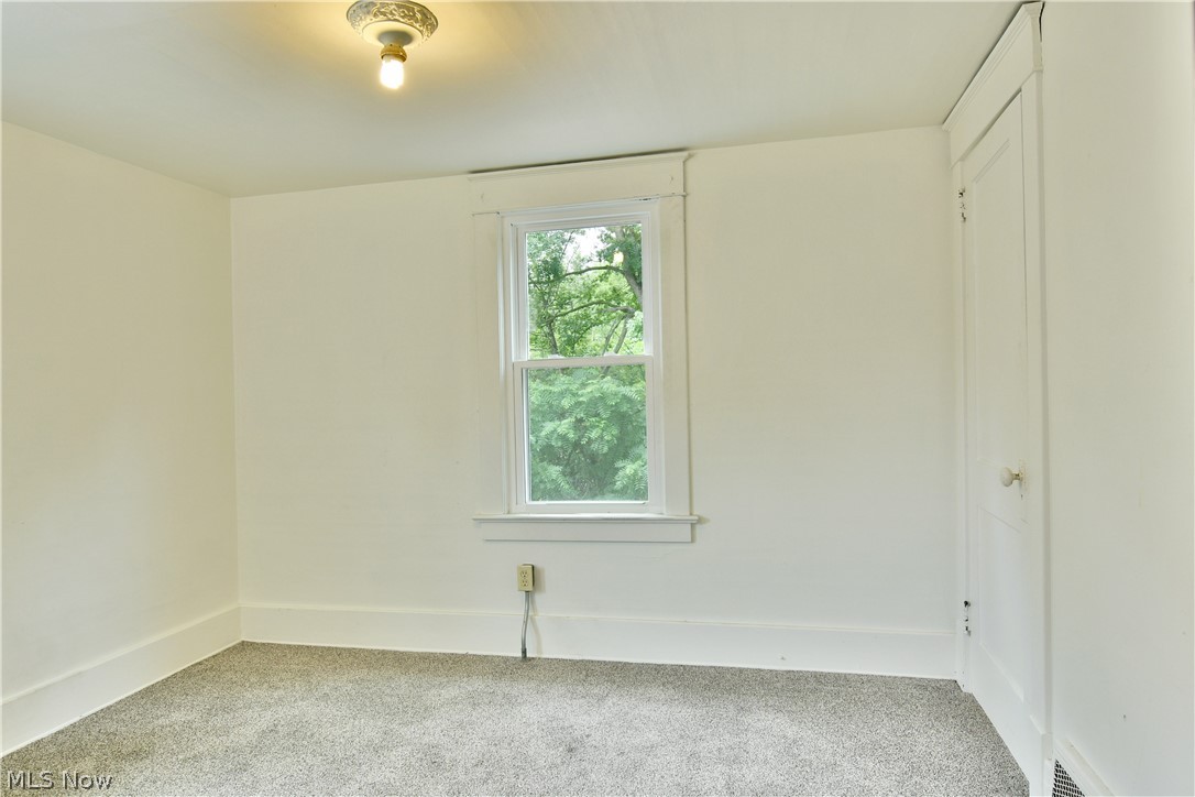974 Glenwood Street NE Warren OH 44483