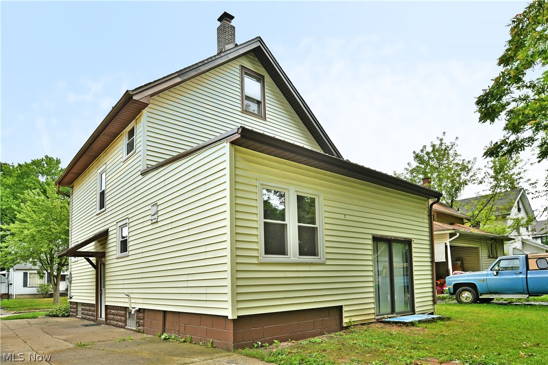 974 Glenwood Street NE Warren OH 44483