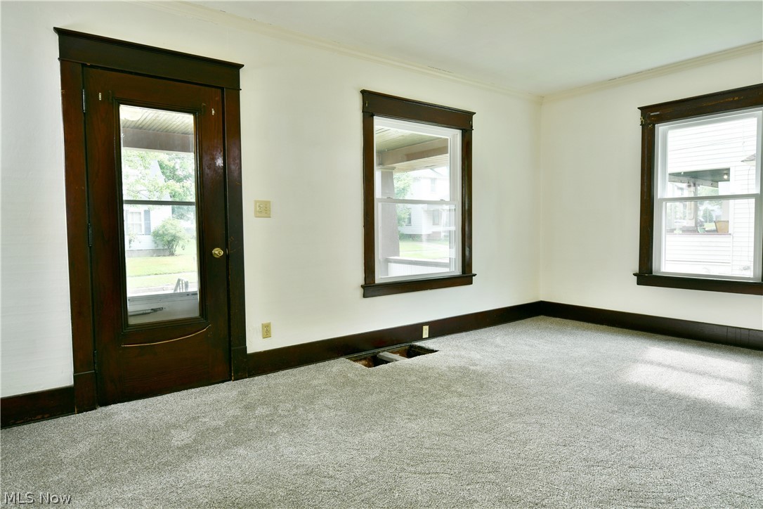 974 Glenwood Street NE Warren OH 44483