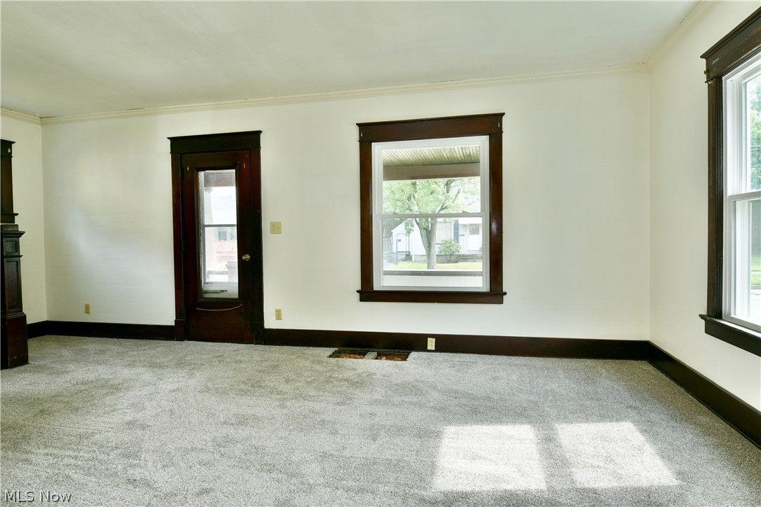 974 Glenwood Street NE Warren OH 44483